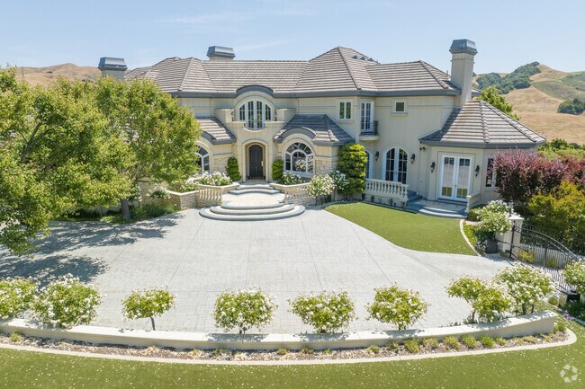 Atop the hills of Moraga sit a few majestic homes with million dollar views.