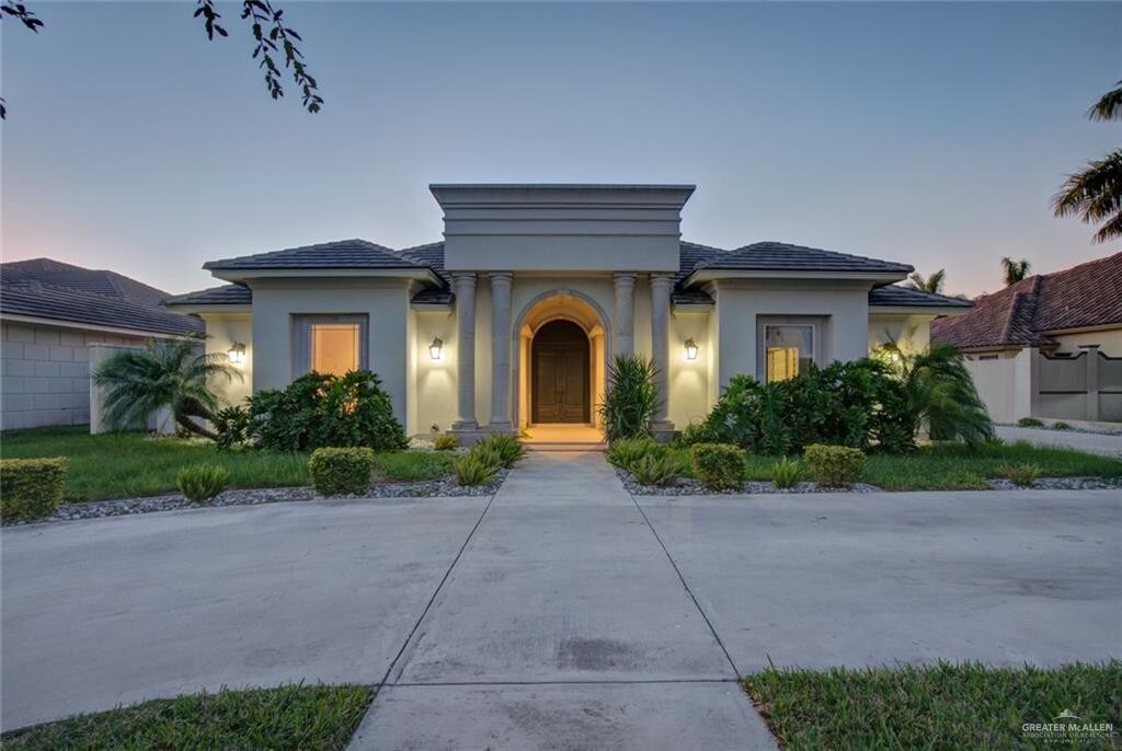Foto principal - 1010 Travis St