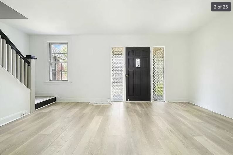 Primary Photo - 202 E 19th Ave