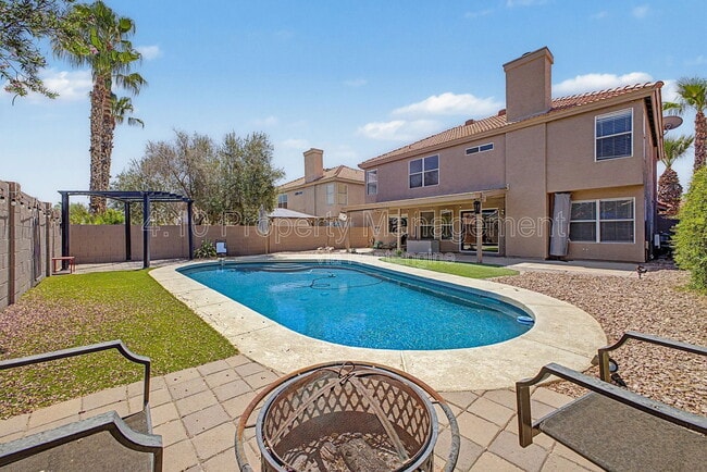 Building Photo - 3236 E Hiddenview Dr