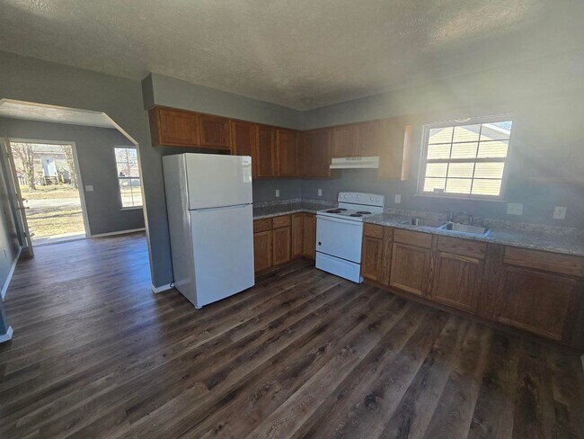 Foto del edificio - 2 Bedroom, 1 Bath, newly renovated