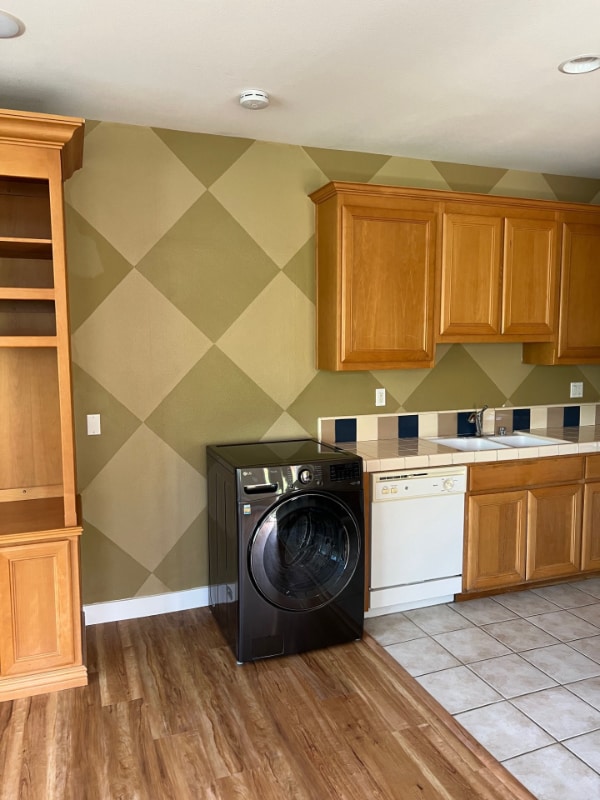 Building Photo - 8520 Kern Ave