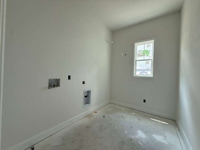 Foto del edificio - Modern New Build Minutes from Downtown Cha...