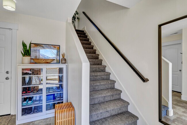 Foto del edificio - 3727 S Gowan Ln