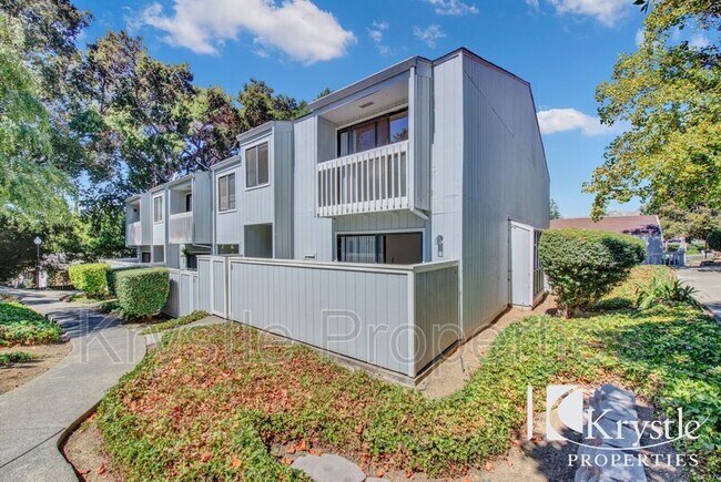 Building Photo - 165 Oddstad Dr