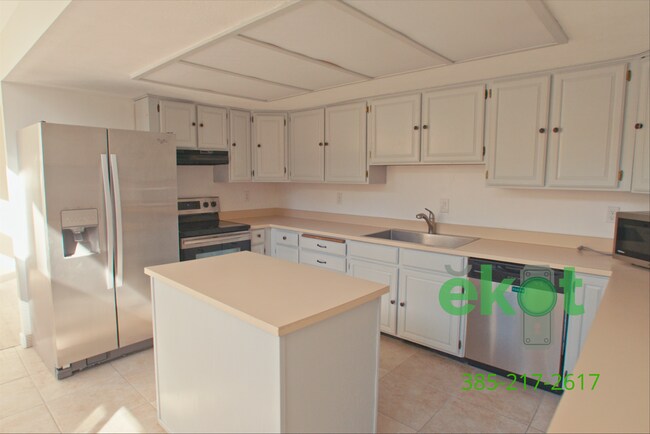 Foto del edificio - Spacious 5 Bedroom Home in Cottonwood Heights