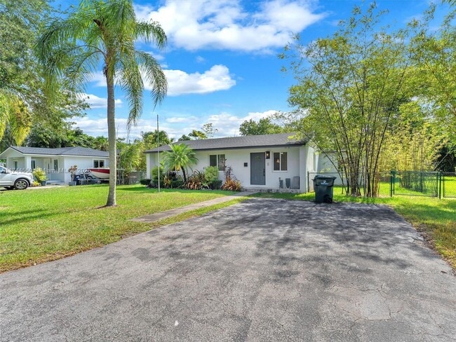 Foto del edificio - 6520 SW 63rd Ct