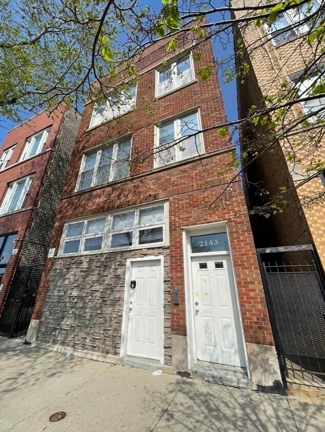 Primary Photo - 2143 N Western Ave