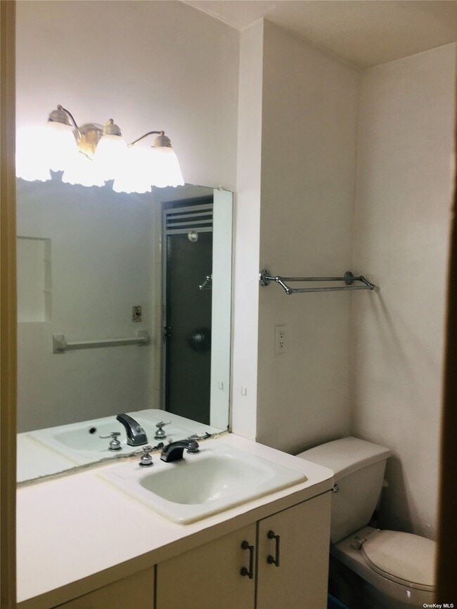 Building Photo - 136 Arlington St