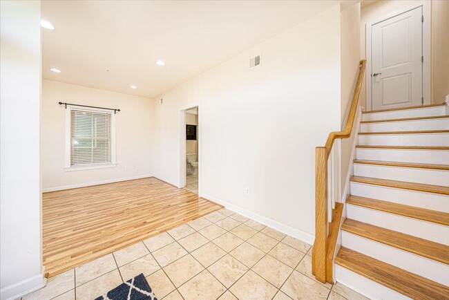 Building Photo - 9128 Kenway Ln