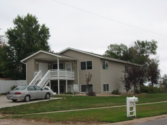 Building Photo - 3 br, 2 bath Townhome - 310 North Street 310
