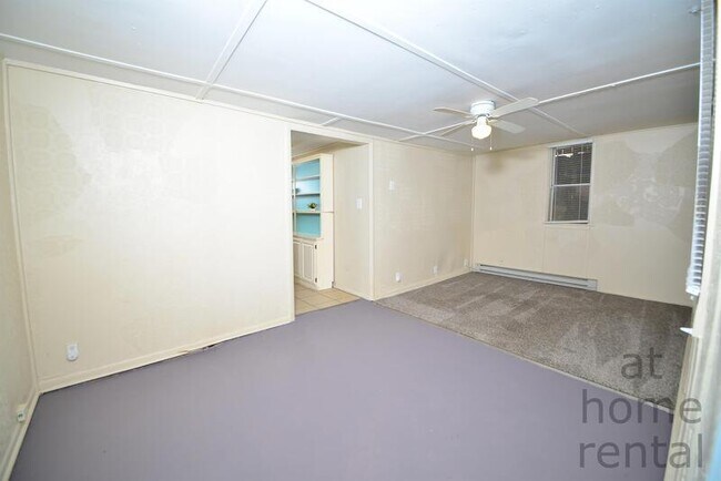 Building Photo - 1614 S Cheyenne Ave