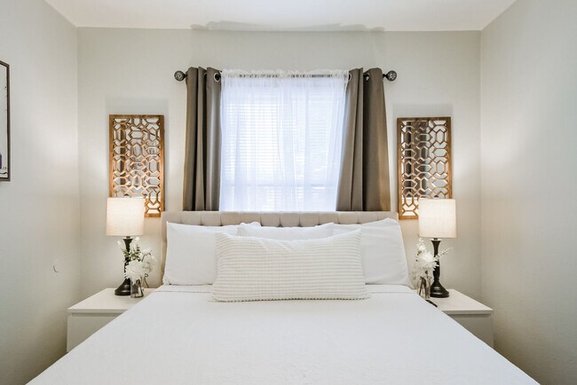 Foto del edificio - 1327 W 21st St