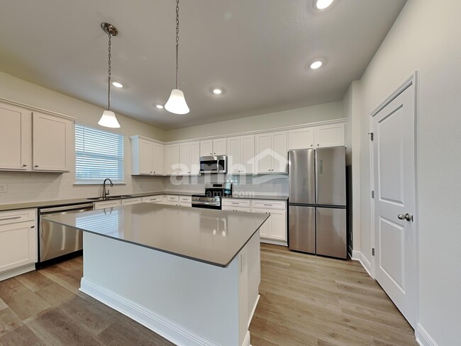 Building Photo - 1295 Heavenly Dr