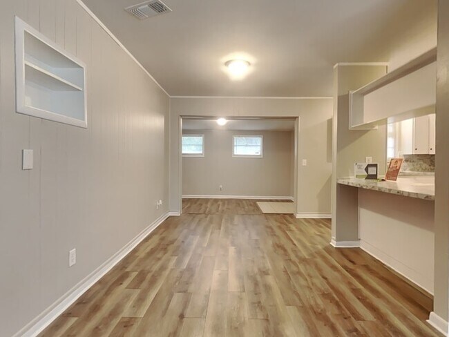 Building Photo - 8207 Patou Dr S