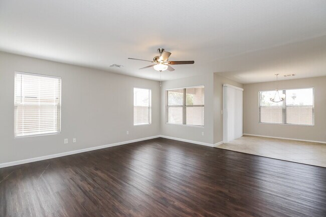 Foto del edificio - 3933 S Illinois St