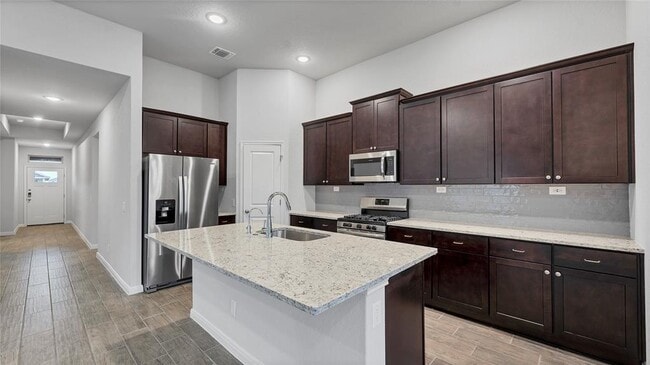 Foto del edificio - 1941 Colonial Ave