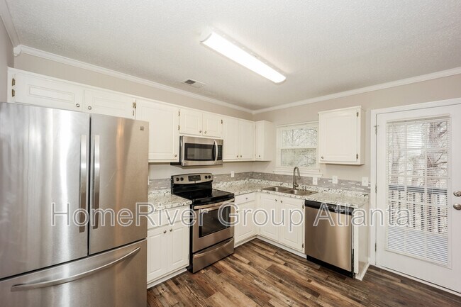 Building Photo - 4050 Robin Cir