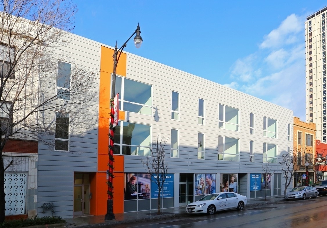 Primary Photo - 6355 N Wayne Ave