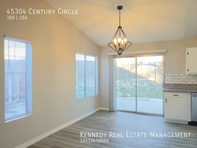 Foto del edificio - Beautiful 3-Bedroom Single Family Home wit...