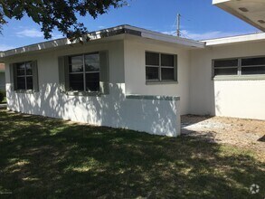 Building Photo - 383 Cyprus Dr