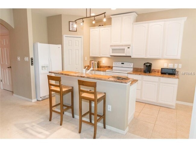 Building Photo - 3773 Parkridge Cir