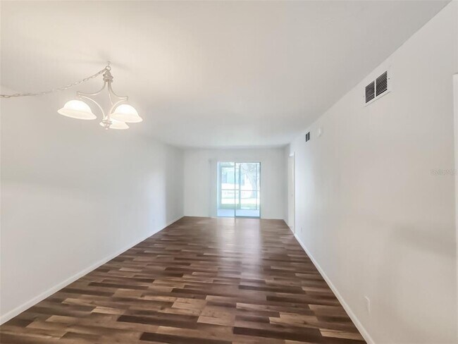 Foto del edificio - 6033 34th St W