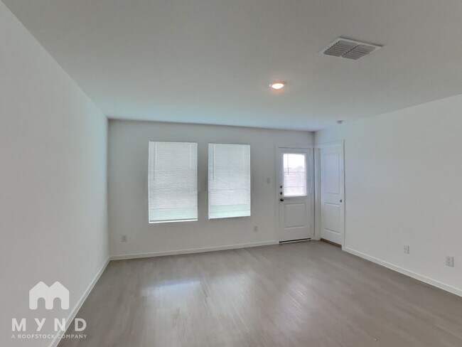Foto del edificio - 213 Poplar Pl