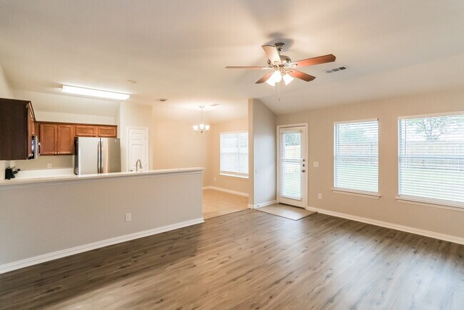 Foto del edificio - 713 Cedar Cove Dr