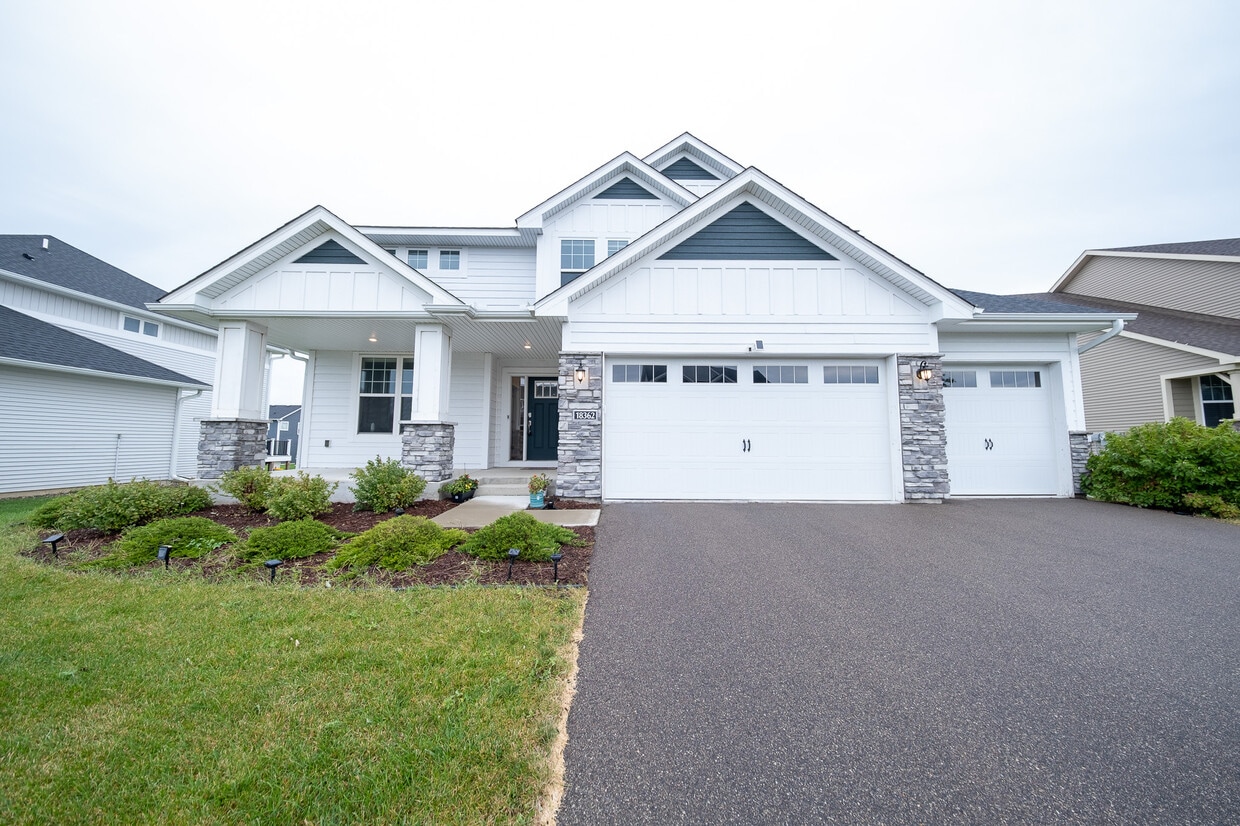 Primary Photo - 18362 Greenstone Way