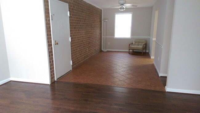 Building Photo - 706 Quince Orchard Blvd