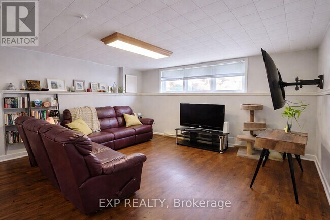 Photo du bâtiment - 898 Belvédère Ave