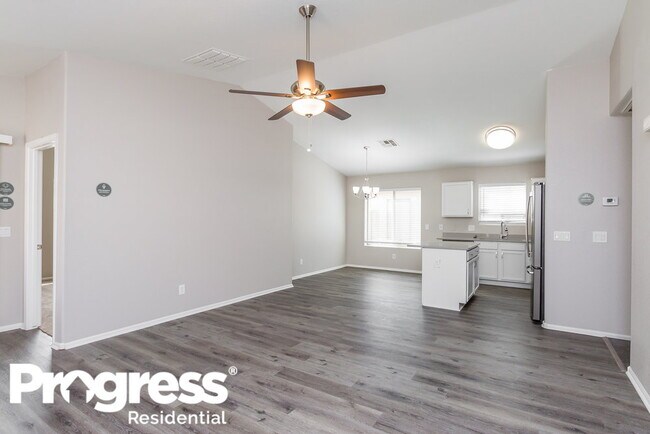 Foto del edificio - 4091 E Mica Rd