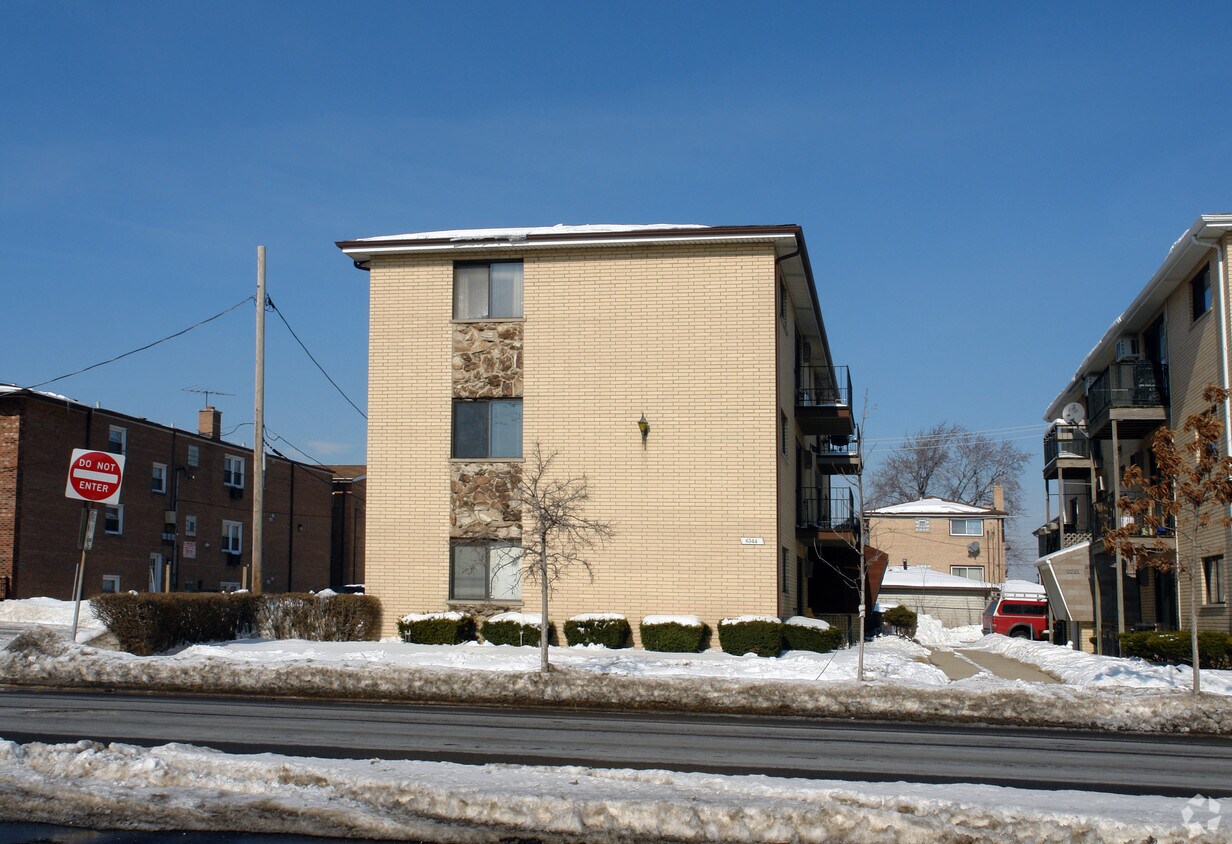 Building Photo - 6334 W 65th St