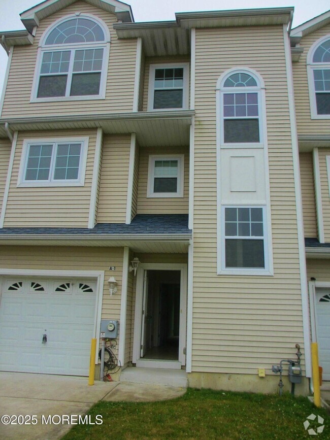 Building Photo - 380 Radio Rd