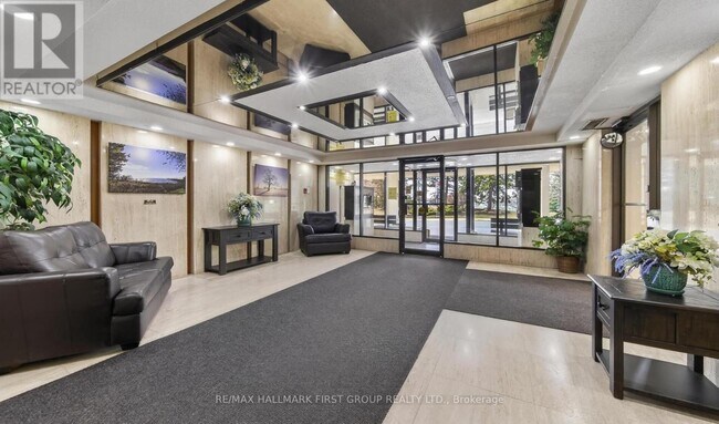 Building Photo - 66 Falby Ct