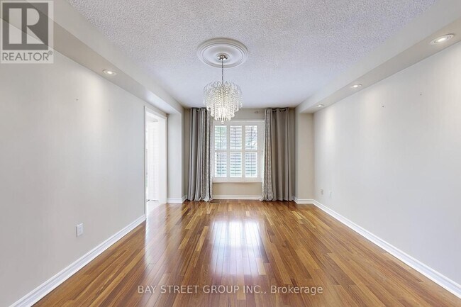 Building Photo - 4598 Willow Creek Dr