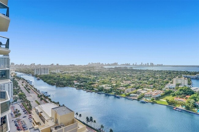 Building Photo - 4775 Collins Ave