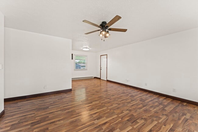 Building Photo - 10975 Comanche Dr