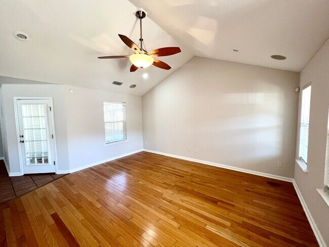 Photo - Screened in Porch and 2 Car Garage! House
