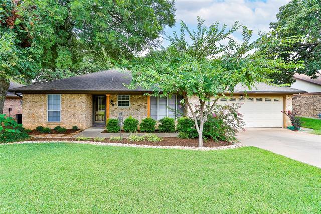 Foto principal - 2105 Cambridge Dr