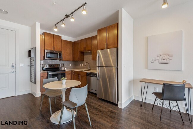 Foto del edificio - 2623 Keene St