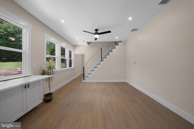Foto del edificio - 71 Dreamland Park Dr