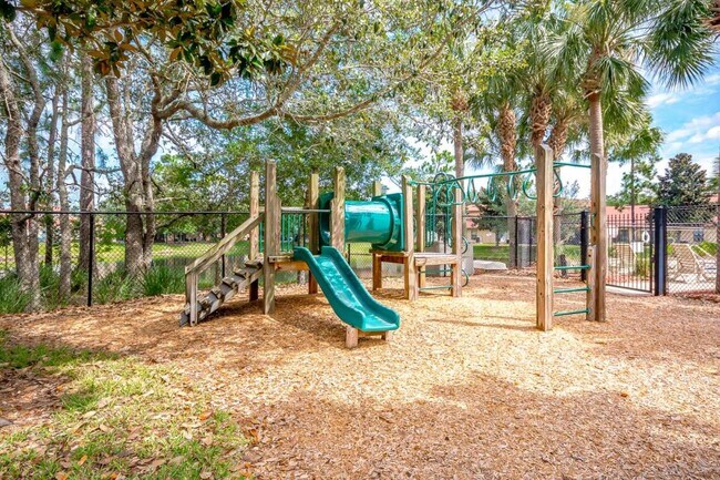 Foto del edificio - 338 Redwood Ln