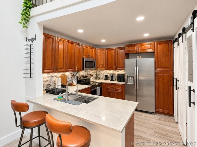 Building Photo - 4200 Palm Bay Cir