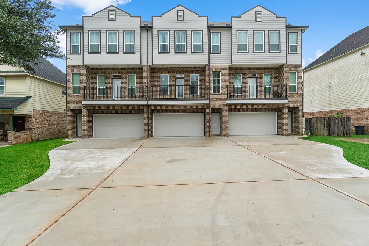 21944 Rayford Rd Humble Tx 77338 Townhouse For Rent In Humble Tx Apartments Com