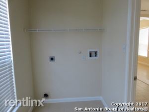 Building Photo - 5811 Midcrown Dr