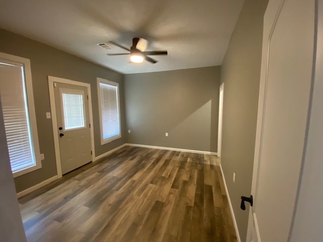 Building Photo - 1220 Golf Links Rd