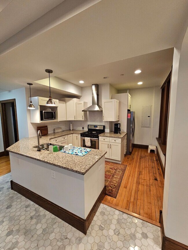 Foto del edificio - Fully Furnished Public Square Apartment!!!