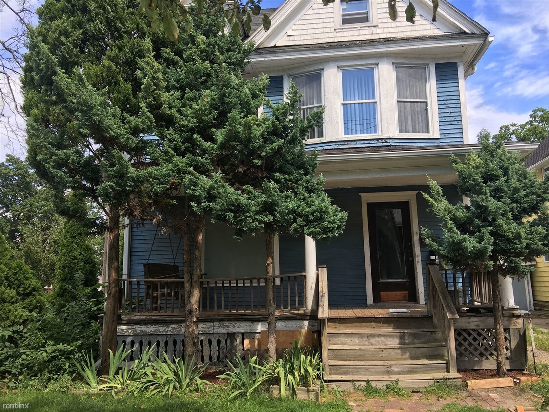 Primary Photo - 532 N Walnut St